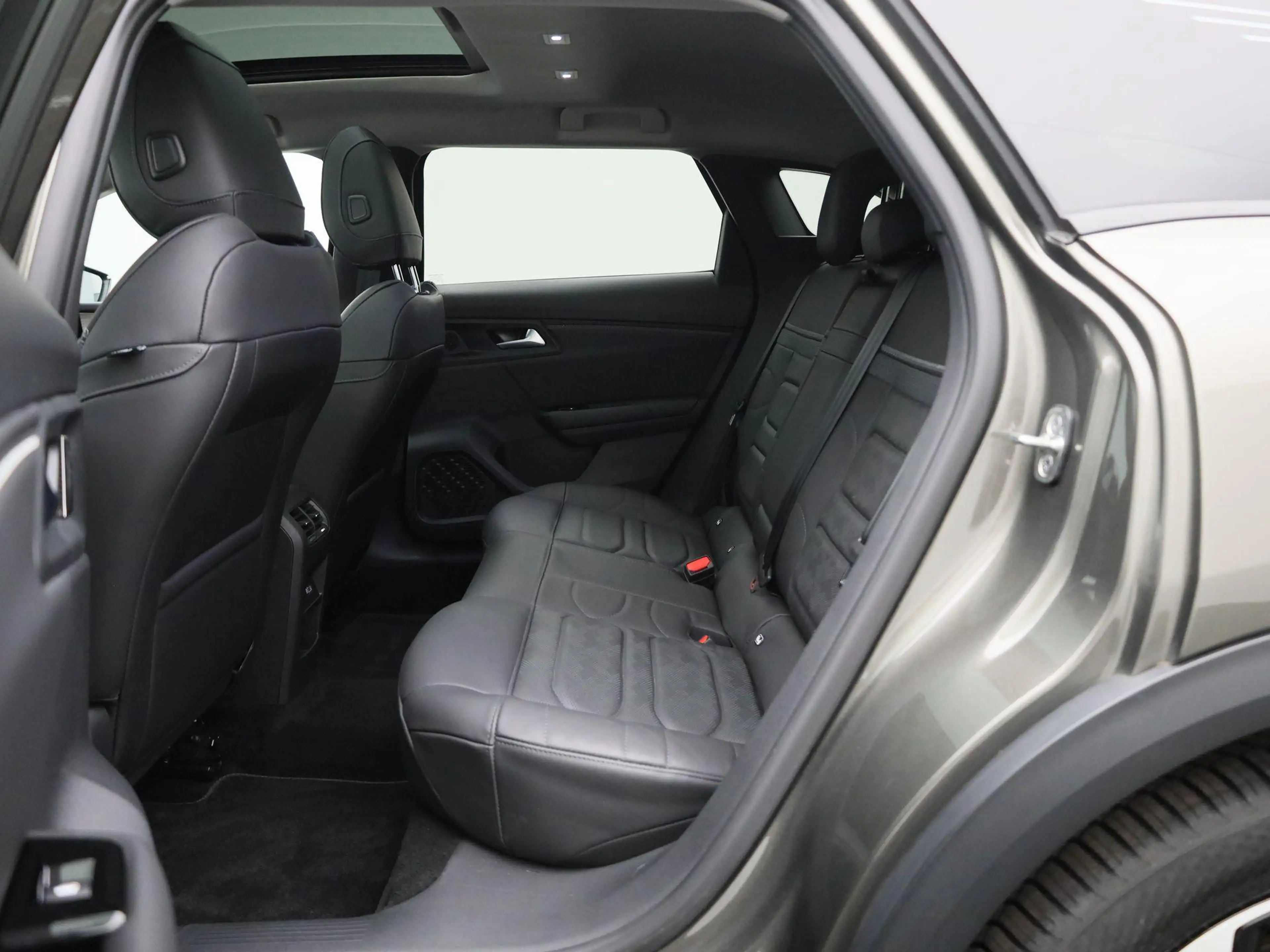 Citroen C5 X 1.6 Plug-in Hybrid 225 Shine AUTOMAAT | PANORAMADA — photo 12