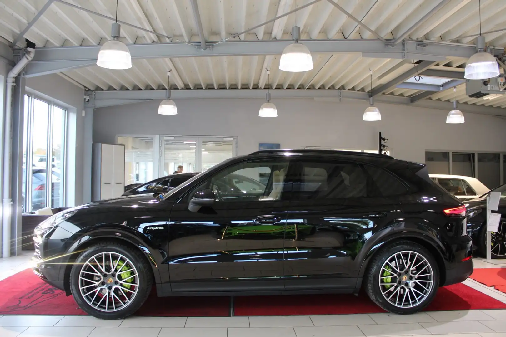 Porsche Cayenne E-Hybrid *PANO/BOSE/APPROVED-11.2027 Noir - 2
