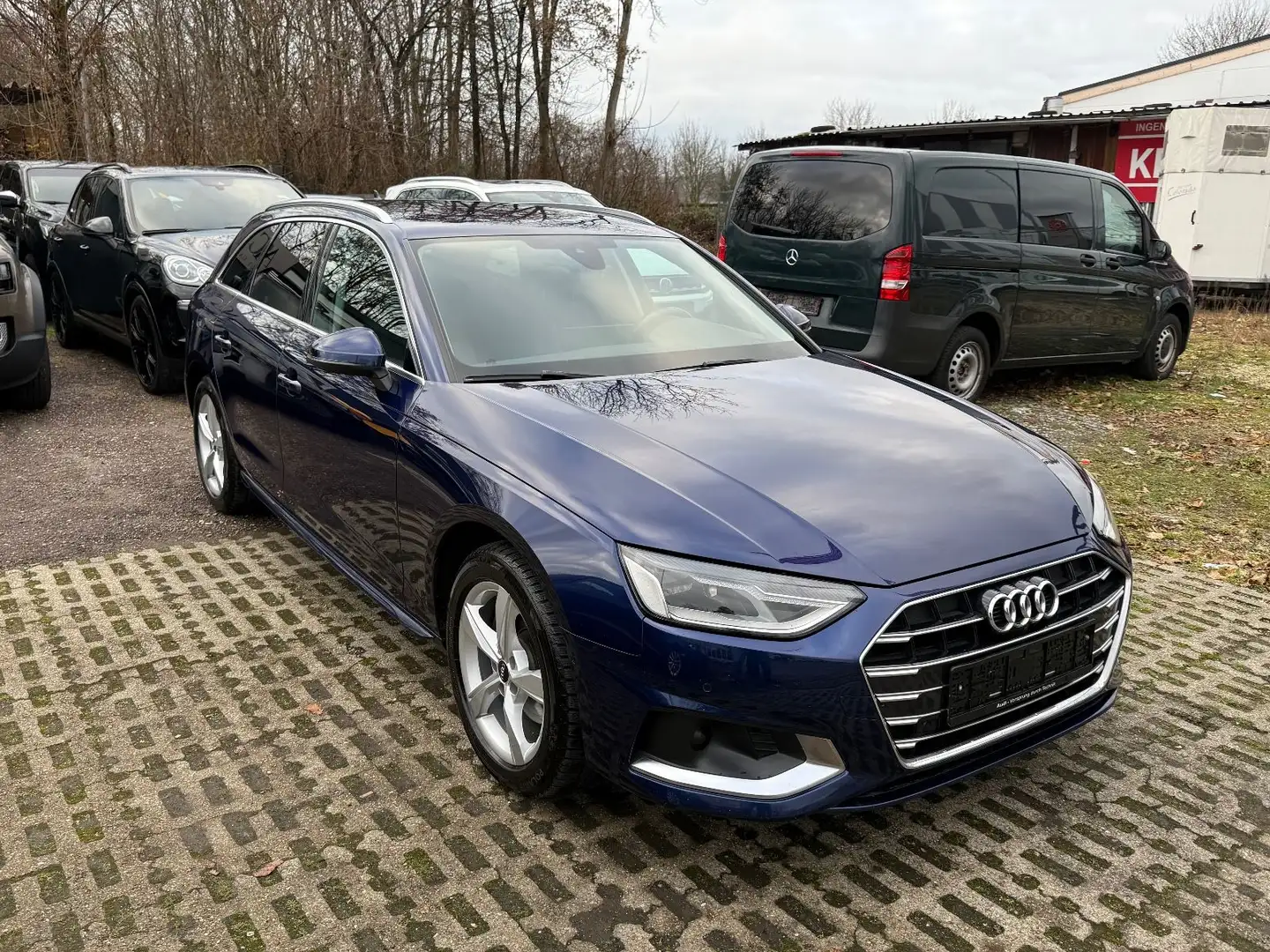Audi A4 Avant 40 g-tron advanced Benzin/Gas CNG Blau - 2
