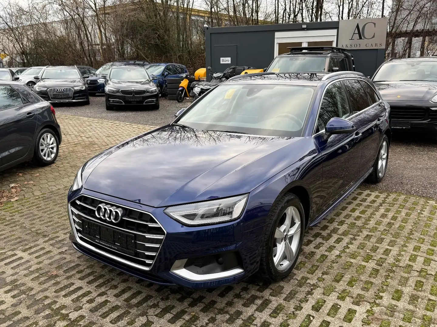 Audi A4 Avant 40 g-tron advanced Benzin/Gas CNG Blau - 1