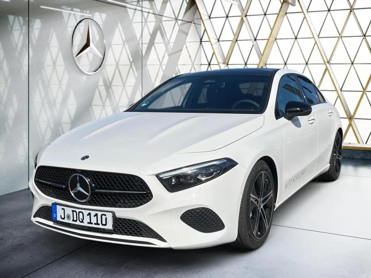 Mercedes-Benz A 180 Limousine Progressive LenkradH*Pano*Kamera Weiß - 1