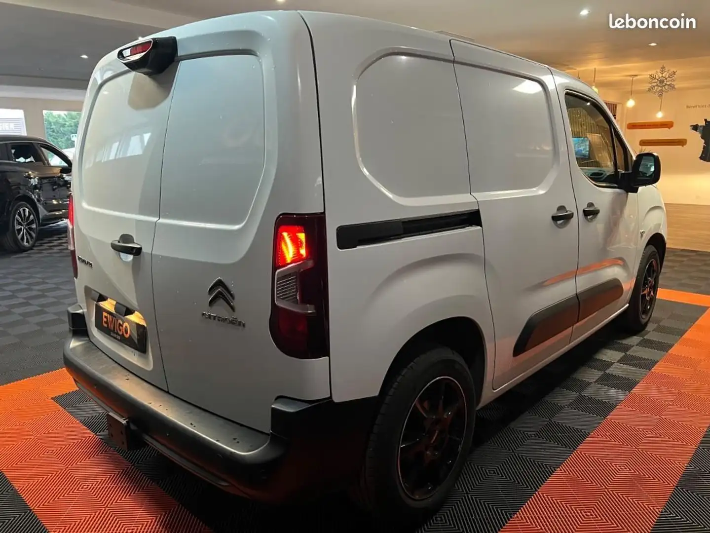 Citroen Berlingo Citroën VU 1.5 BLUEHDI 130 1000KG M L1 CLUB EAT BVA START-STOP Wit - 2