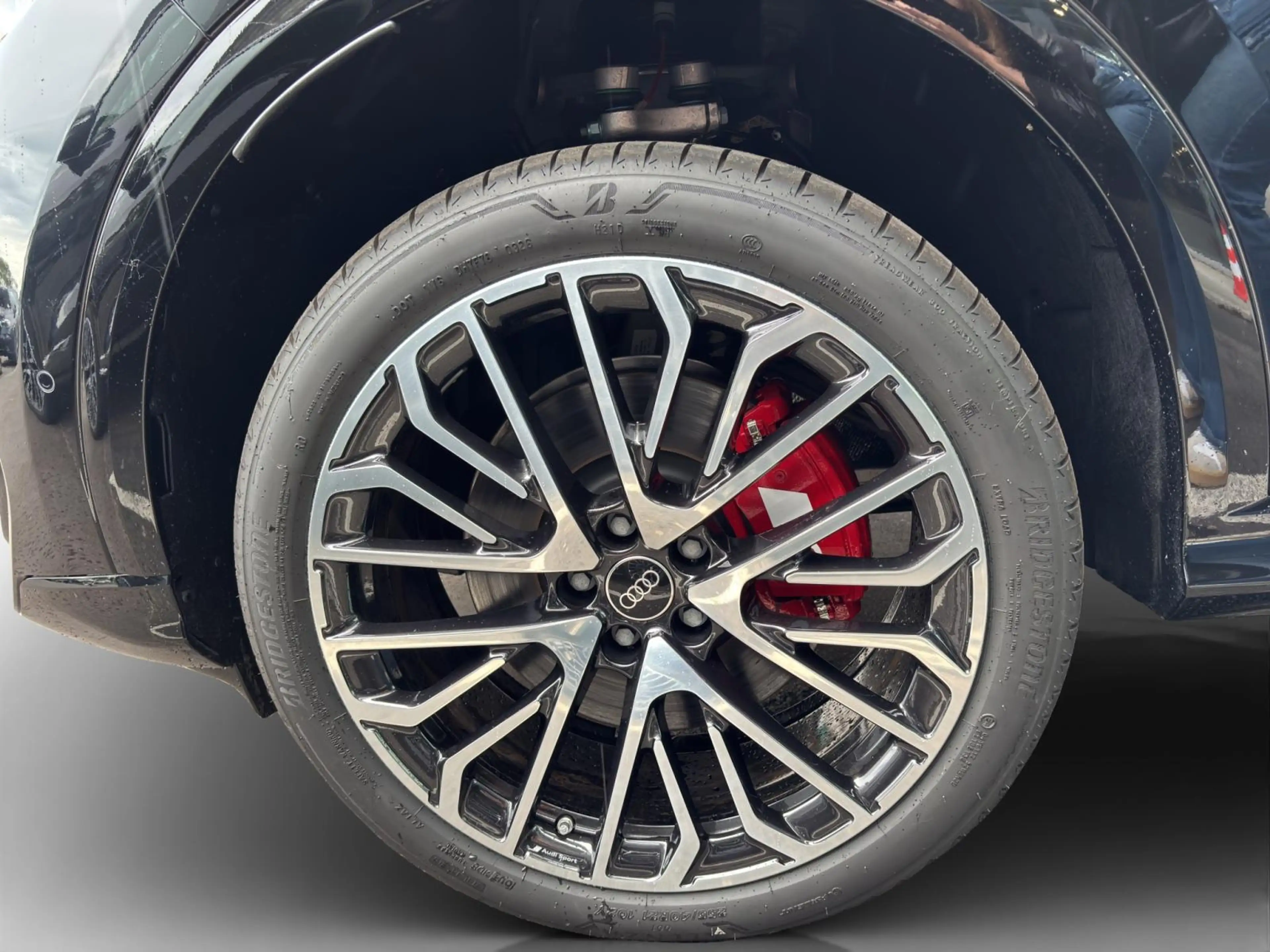 Audi SQ5 edition one mythosschwarz — photo 8