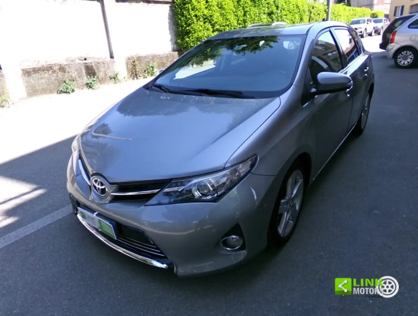Toyota Auris Lounge 2.0 d 5 porte 124 cv euro 5 Gris - 2
