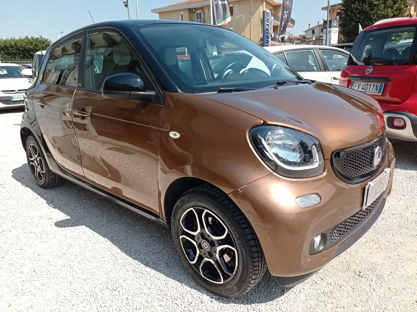smart forFour 70 1.0 Passion NAVI LED Marrone - 1