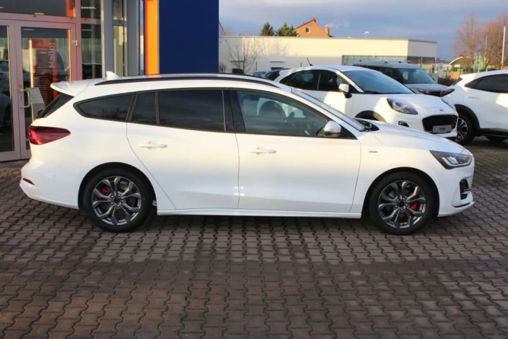 Ford Focus Turnier 1.0 EcoBoost Hybrid ST-LINE (DEH) Weiß - 2