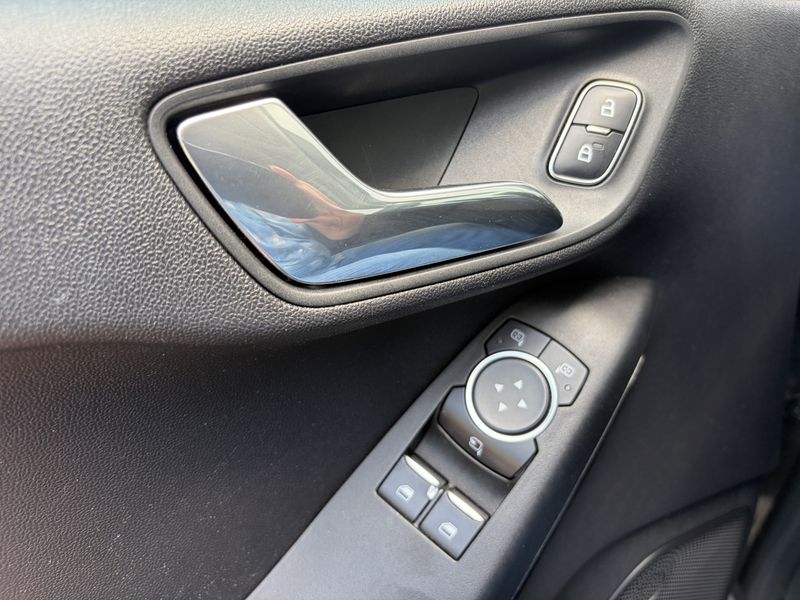 Ford Fiesta 1.1i Trend 5-Deurs 85 PK. Zuinige en goed onderhou — photo 20