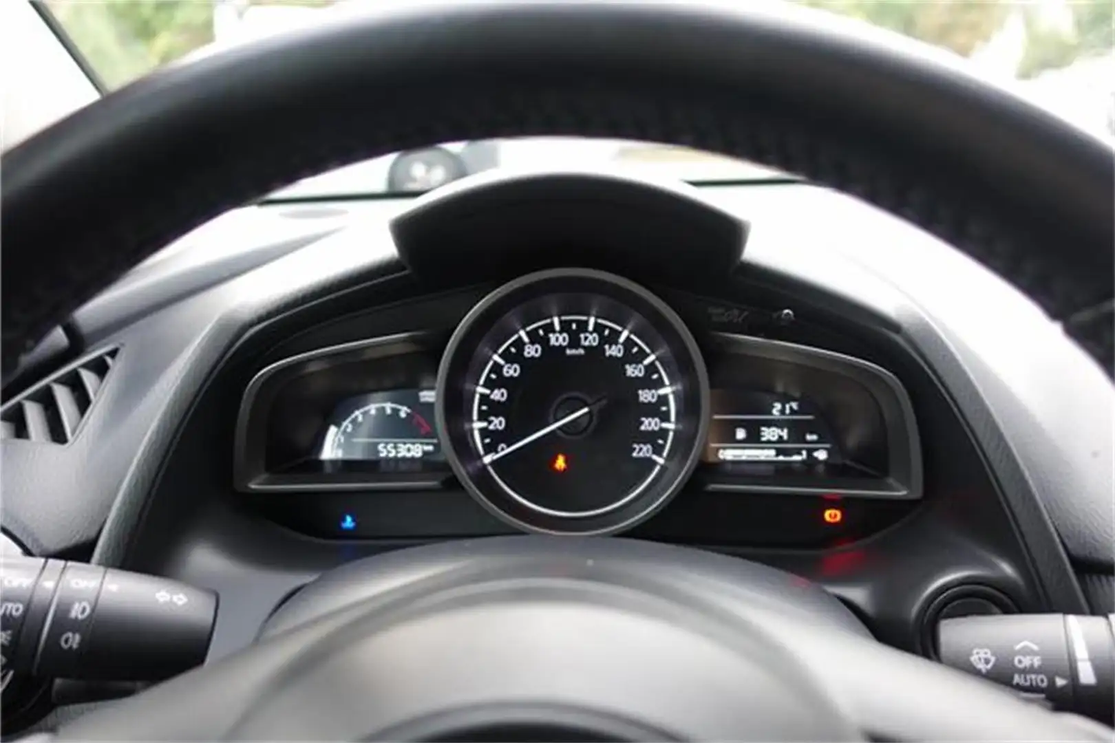 Mazda 2 G75 Takumi Rot - 2