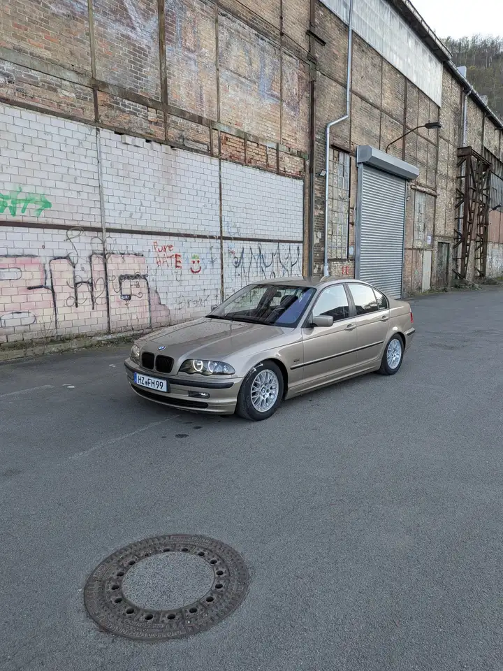 BMW 318i, foto 7