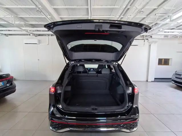 Volkswagen Tiguan view 19