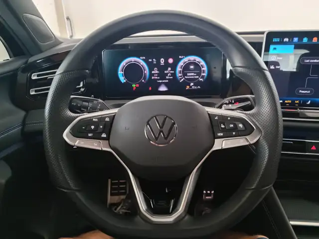 Volkswagen Tiguan view 6