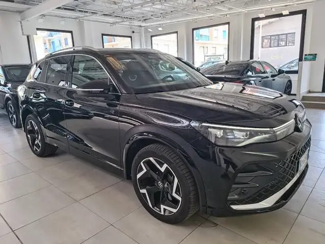 2025 Volkswagen Tiguan in Black for sale