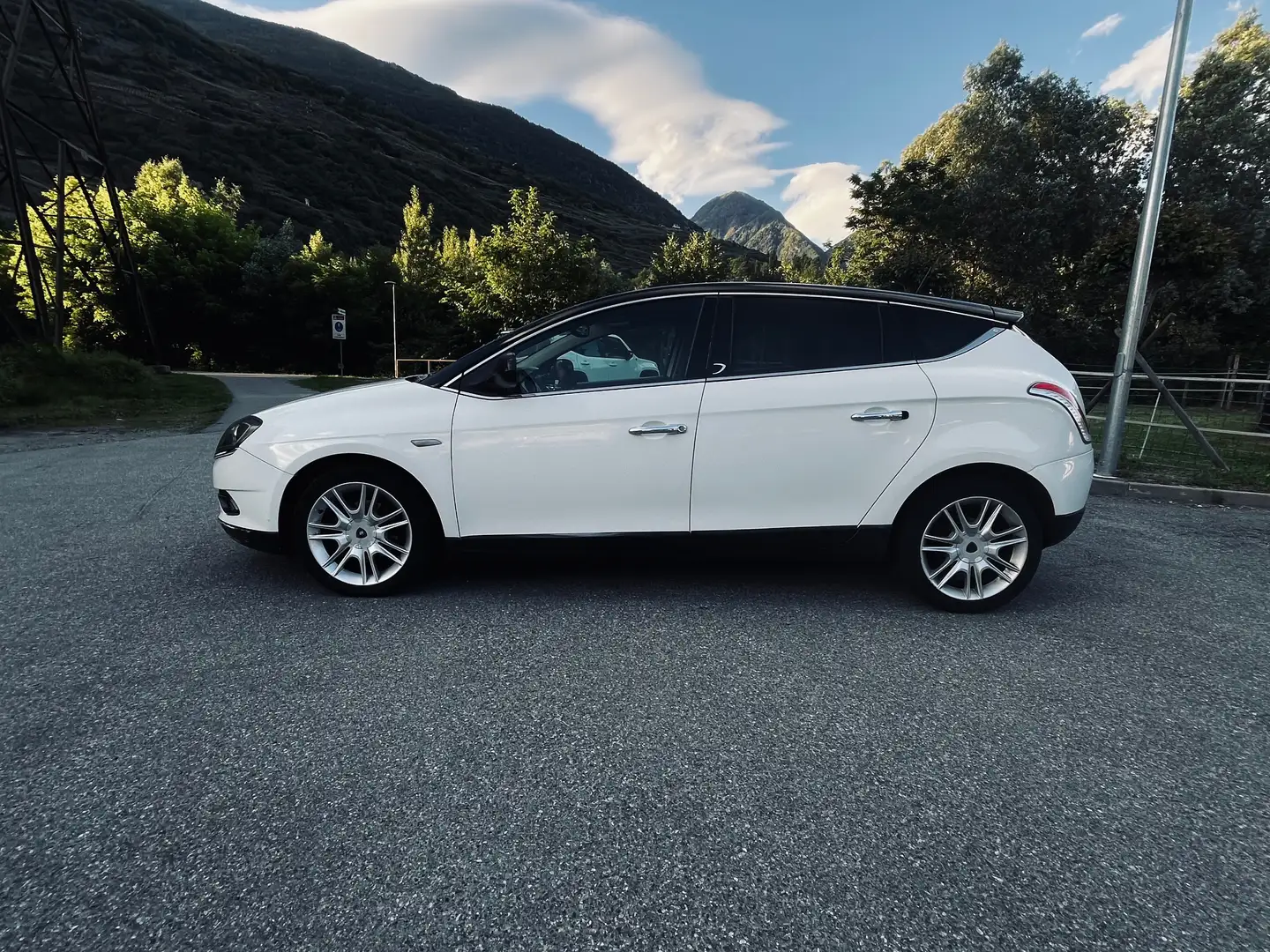 Lancia Delta Delta 1.6 mjt Argento 120cv dpf Blanco - 2