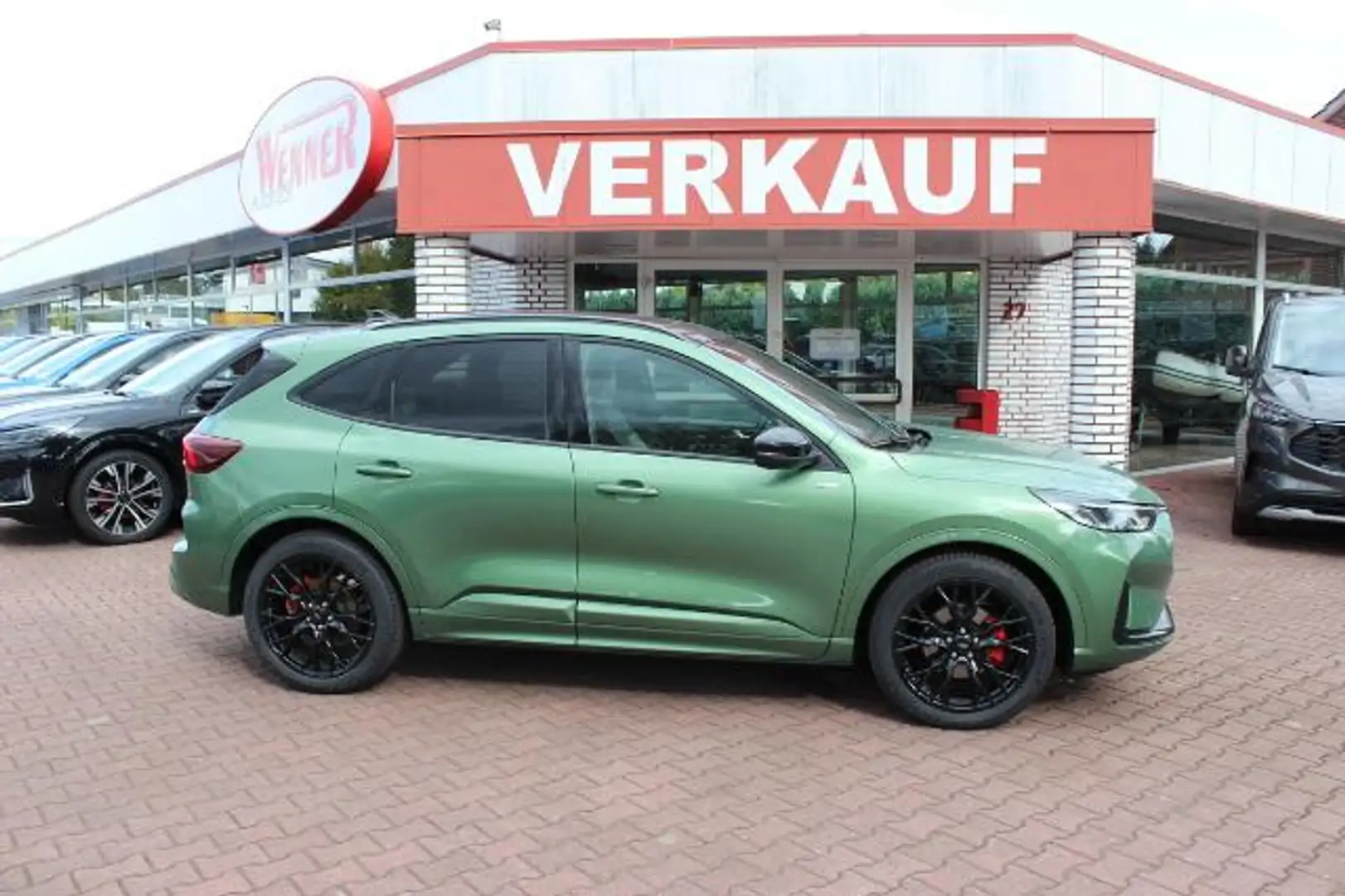 Ford Kuga ST Line X FHEV AHK-Panoramadach - Black Package/Ma Grün - 2