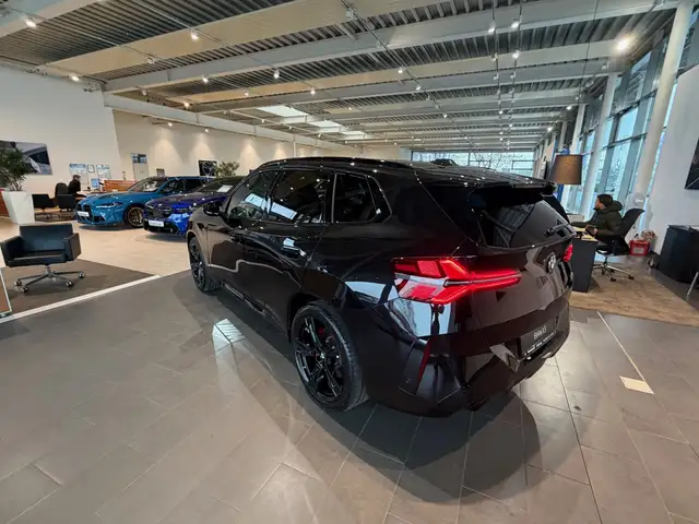 BMW X3 view 5