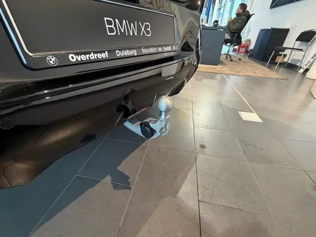 BMW X3 view 9