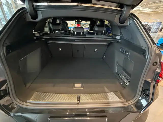 BMW X3 view 8