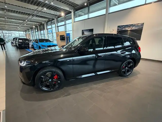 BMW X3 view 3
