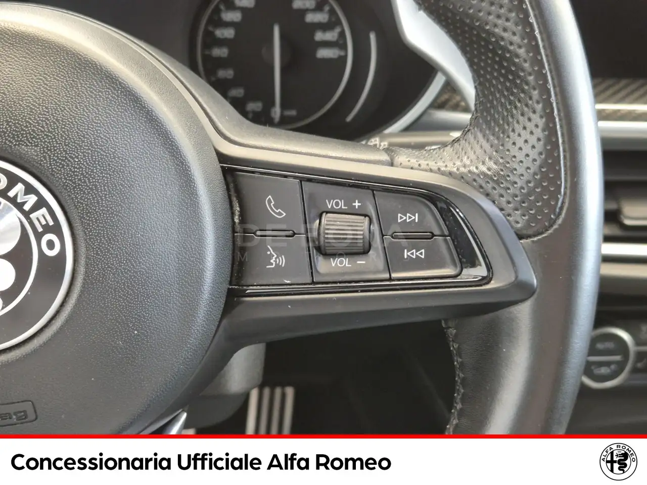 Alfa Romeo Stelvio 2021 — фото 15