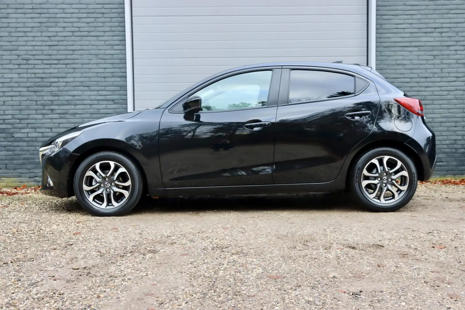 Mazda 2 1.5 Skyactiv-G TS+ AUTOMAAT | NAVIGATIE | 2E EIGEN Noir - 2