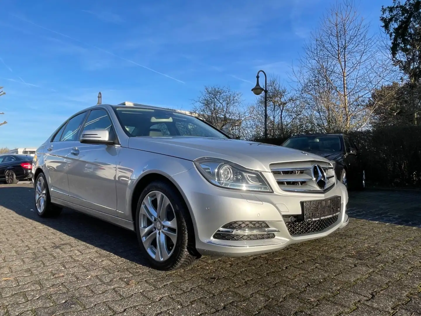 Mercedes-Benz C 180 CGI BlueEfficiency Avantgarde Silber - 1