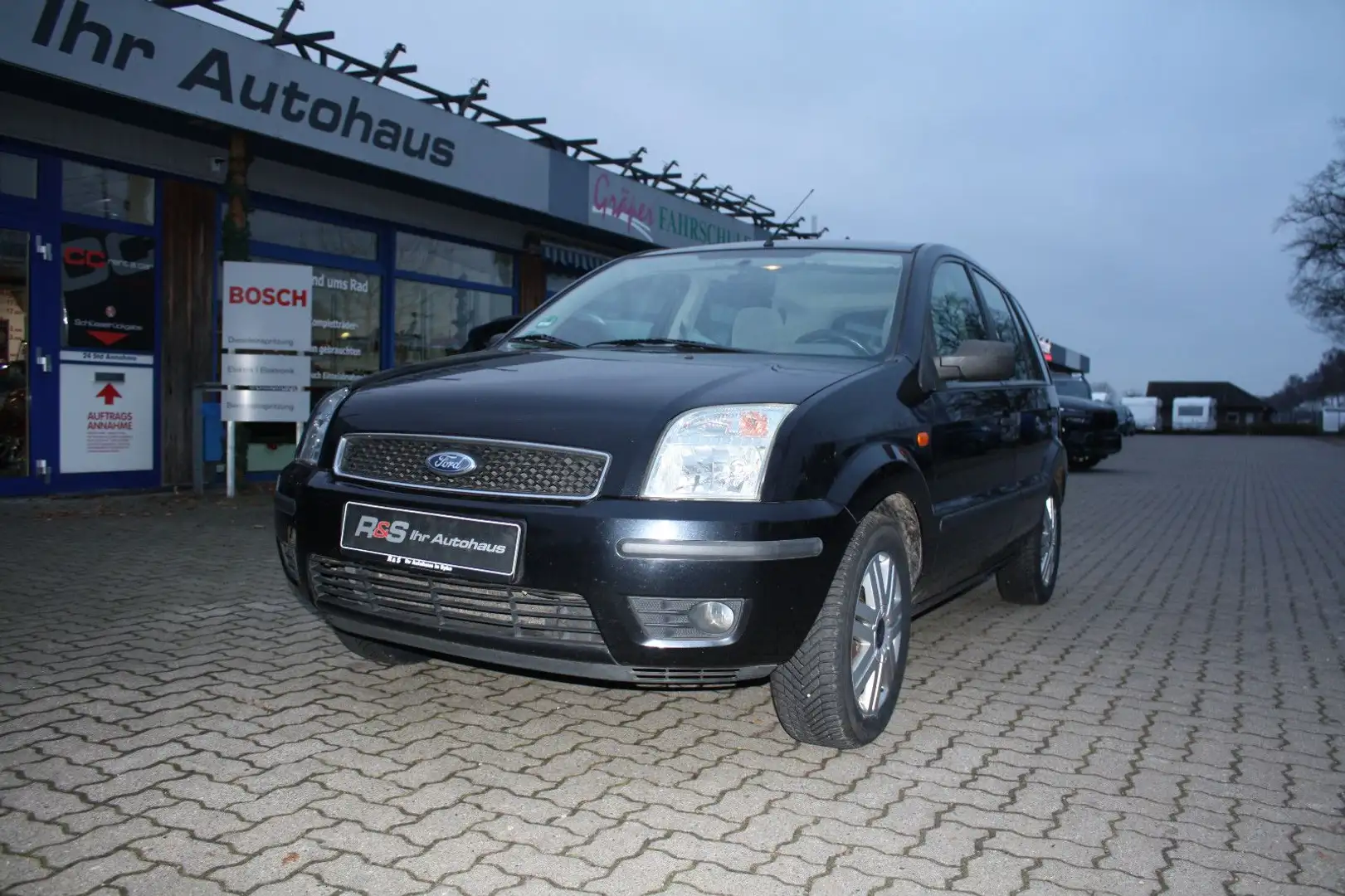 Ford Fusion Elegance Schwarz - 1