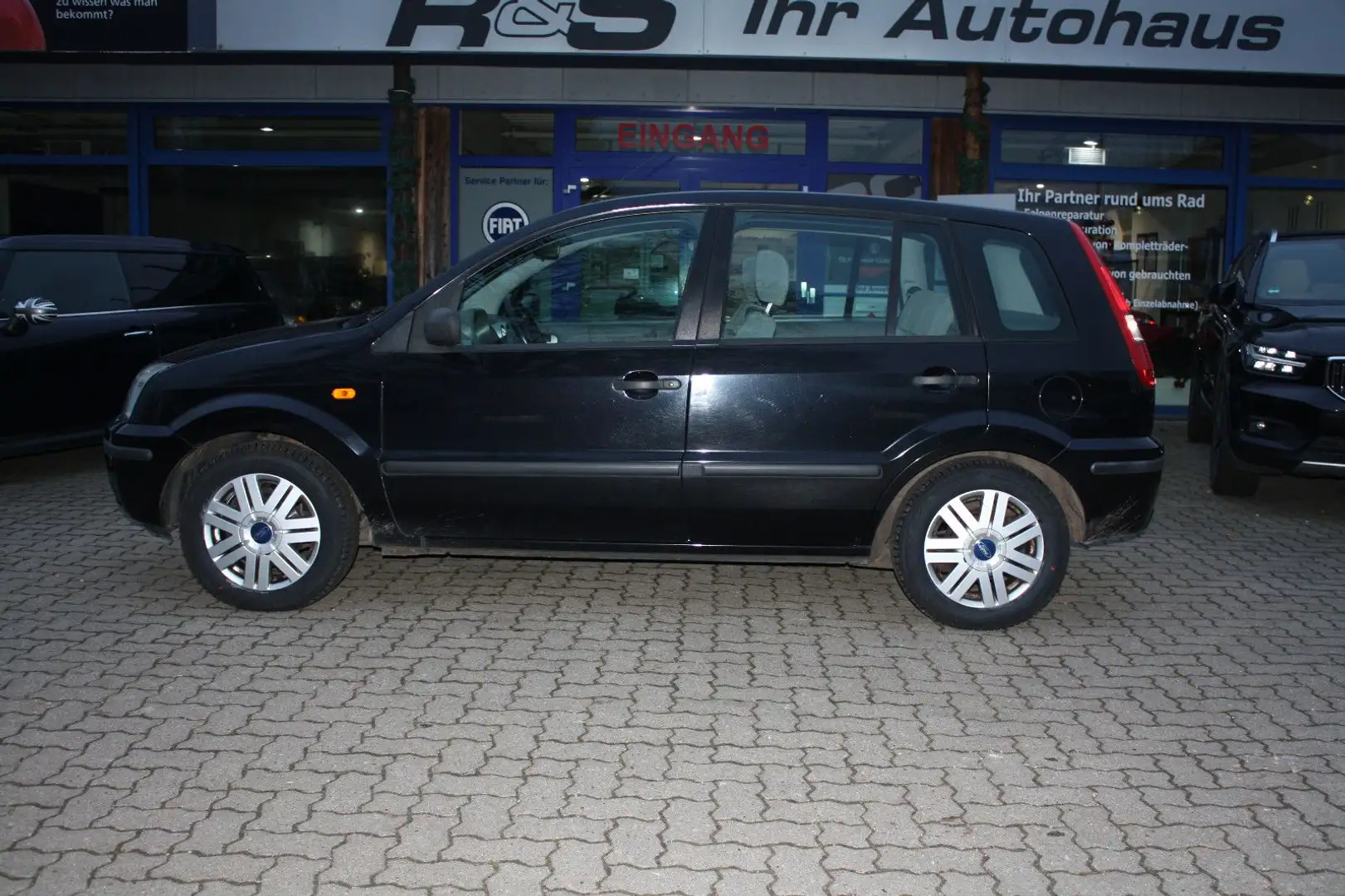 Ford Fusion Elegance Schwarz - 2