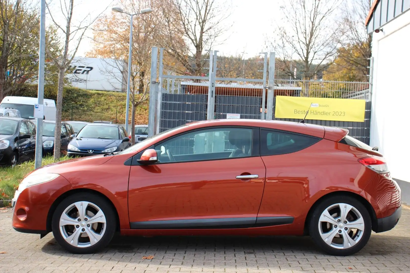 Renault Megane Coupé 1.6 16V 110 # Alu # 8-fach bereift Orange - 2