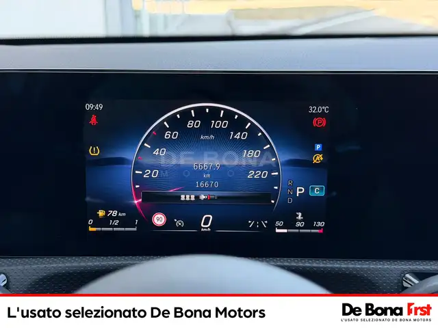 Mercedes-Benz A-Class view 11