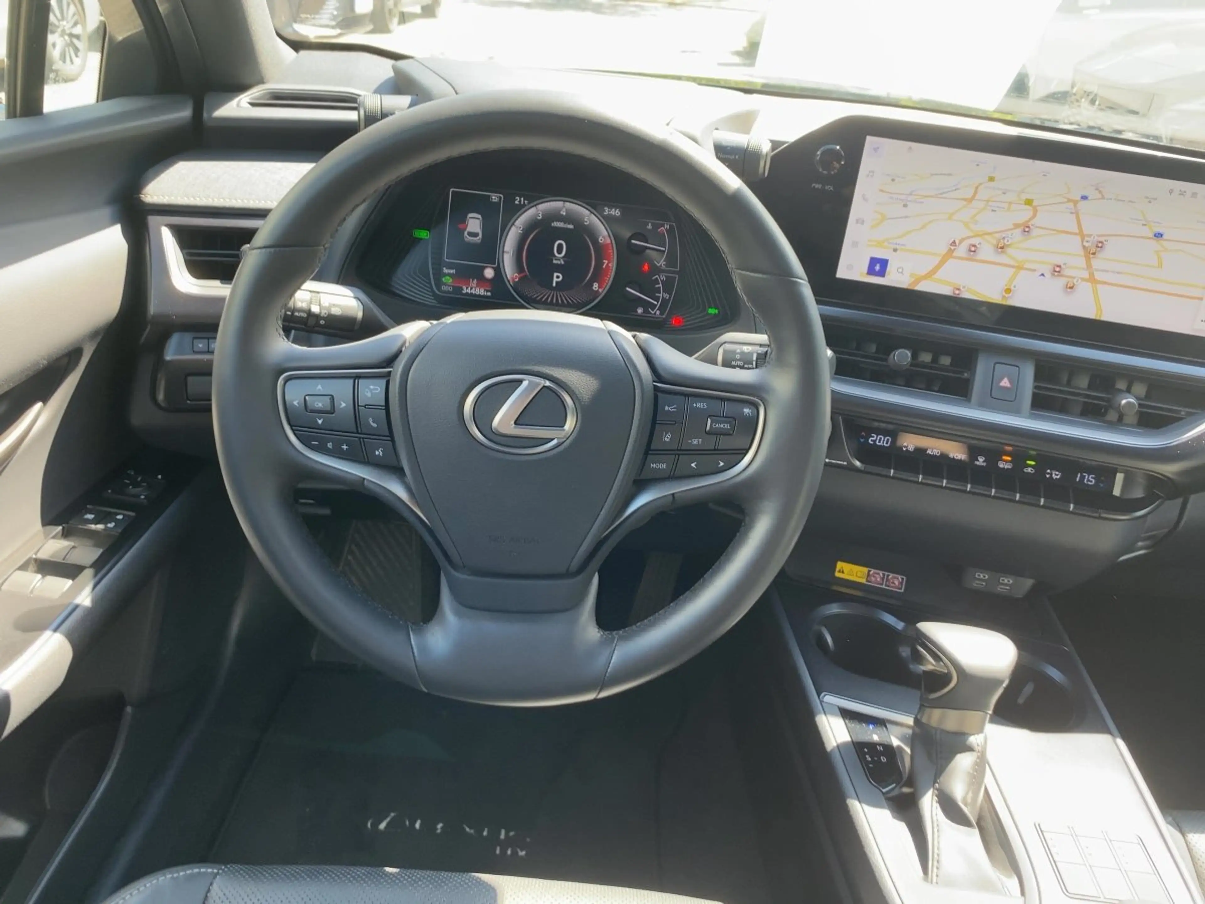 Lexus UX 250h UX 250 h Executive Line zuverlässiger Crossover — photo 13