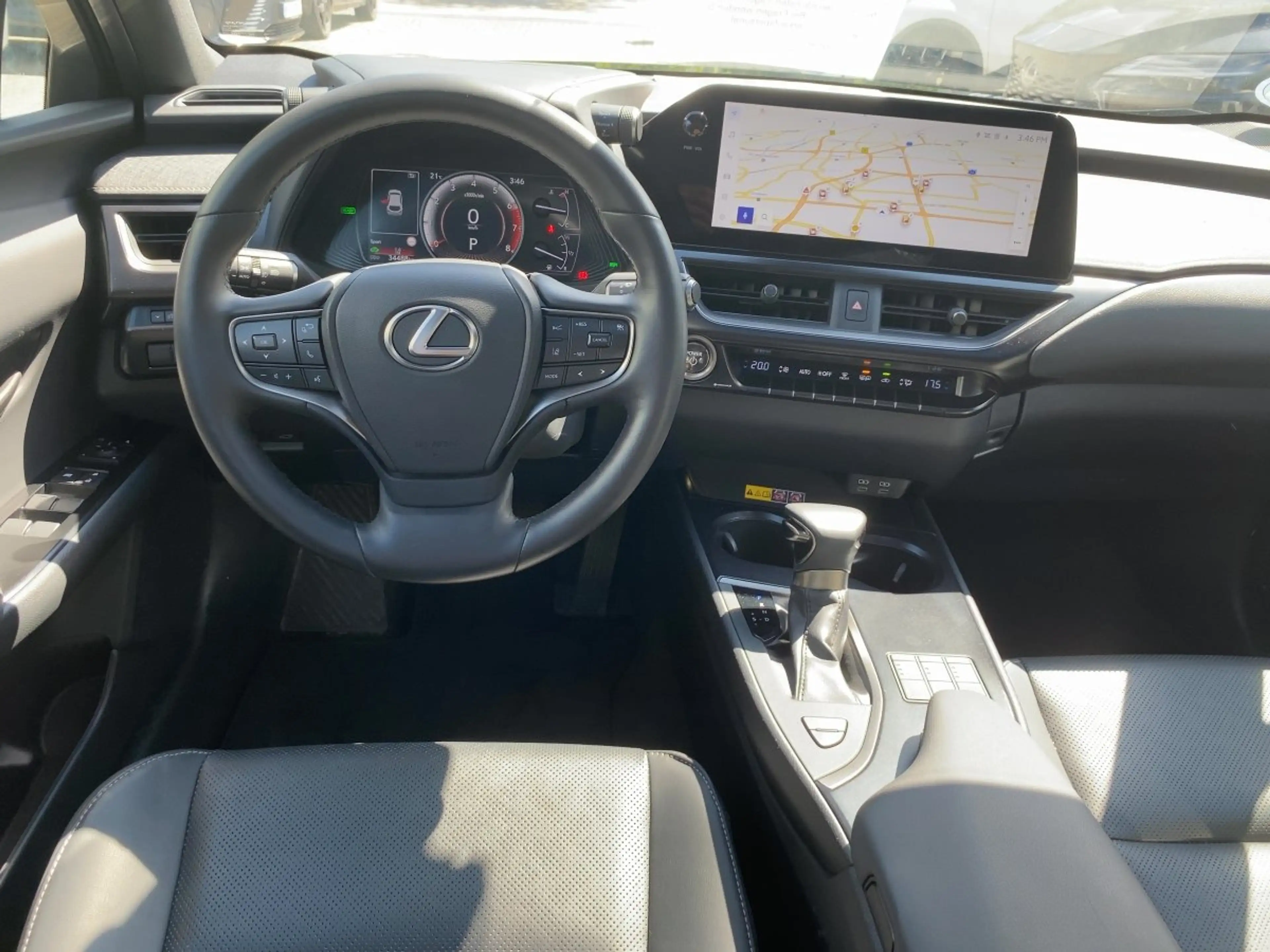Lexus UX 250h UX 250 h Executive Line zuverlässiger Crossover — photo 12
