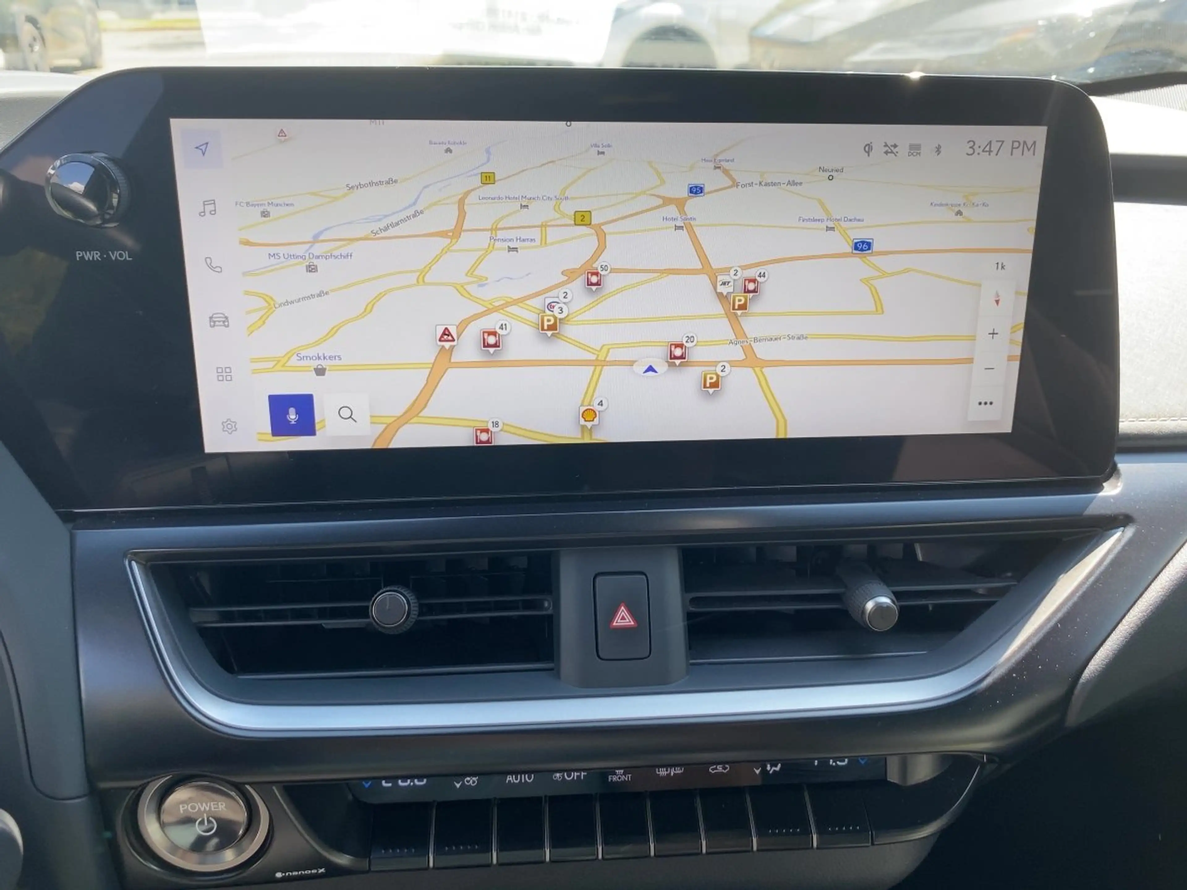 Lexus UX 250h UX 250 h Executive Line zuverlässiger Crossover — photo 14