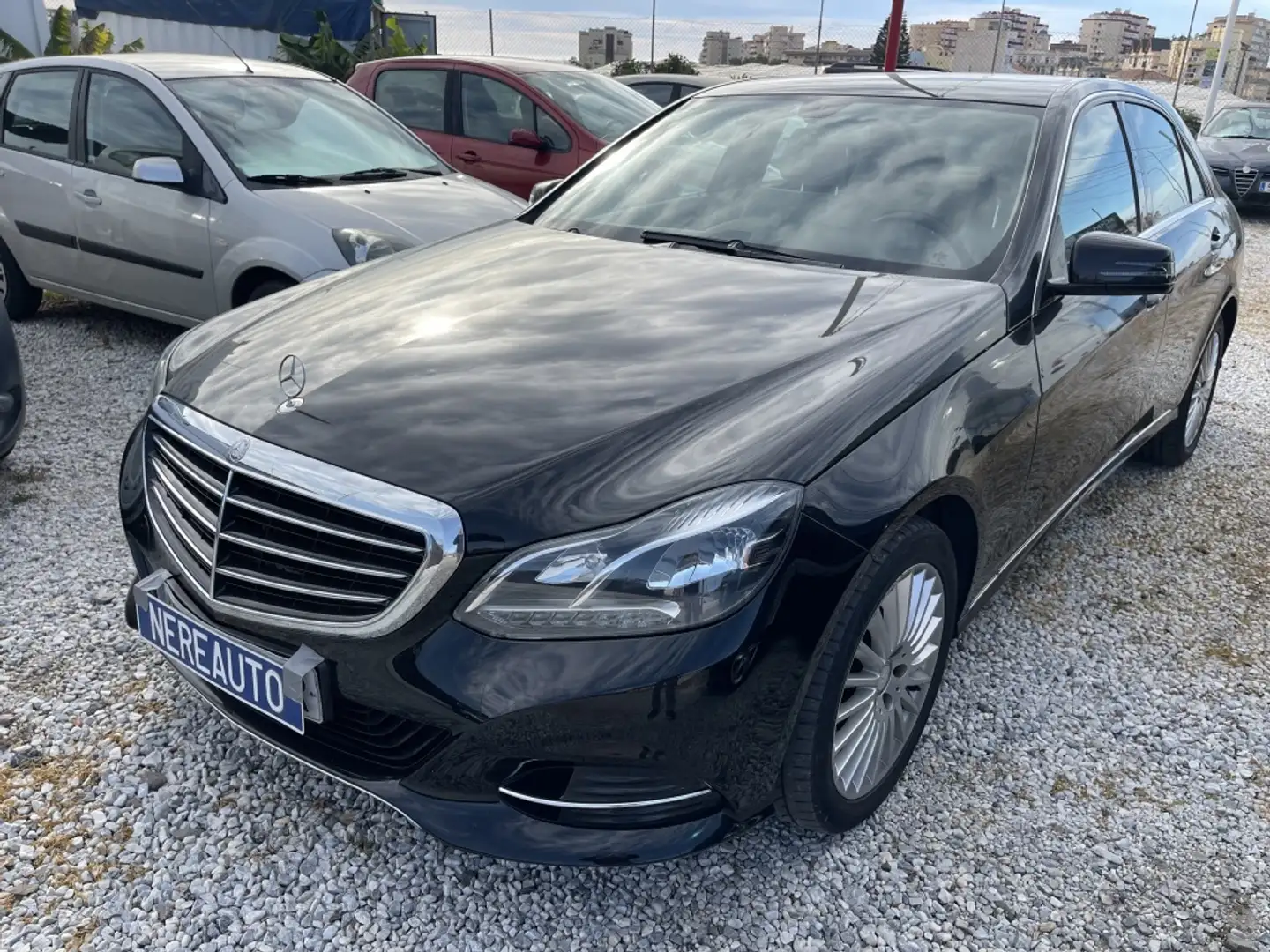Mercedes-Benz E 200 BT Elegance Negro - 2