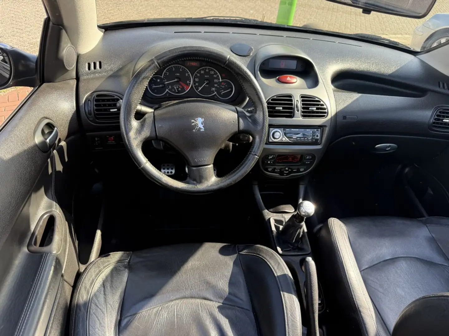 Peugeot 206 CC 2.0-16V HERFST-ACTIE Nu €450 korting Schwarz - 2