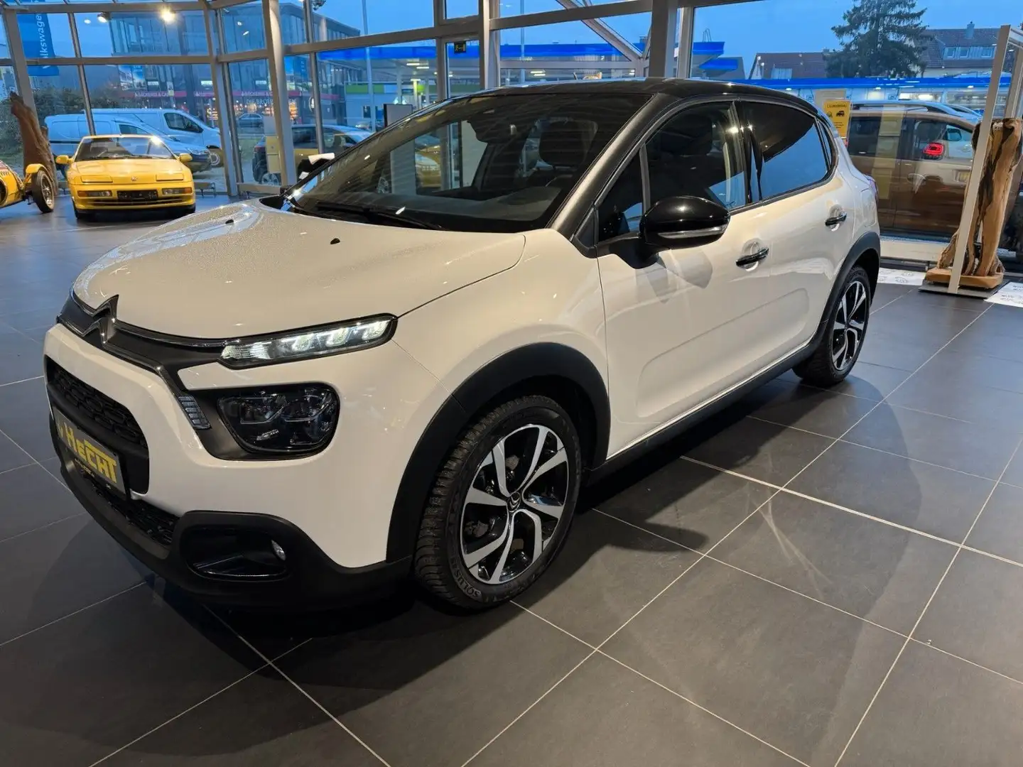 Citroen C3 Pure Tech83 Shine Pack *Kamera *Navi *Klimaa. Weiß - 1