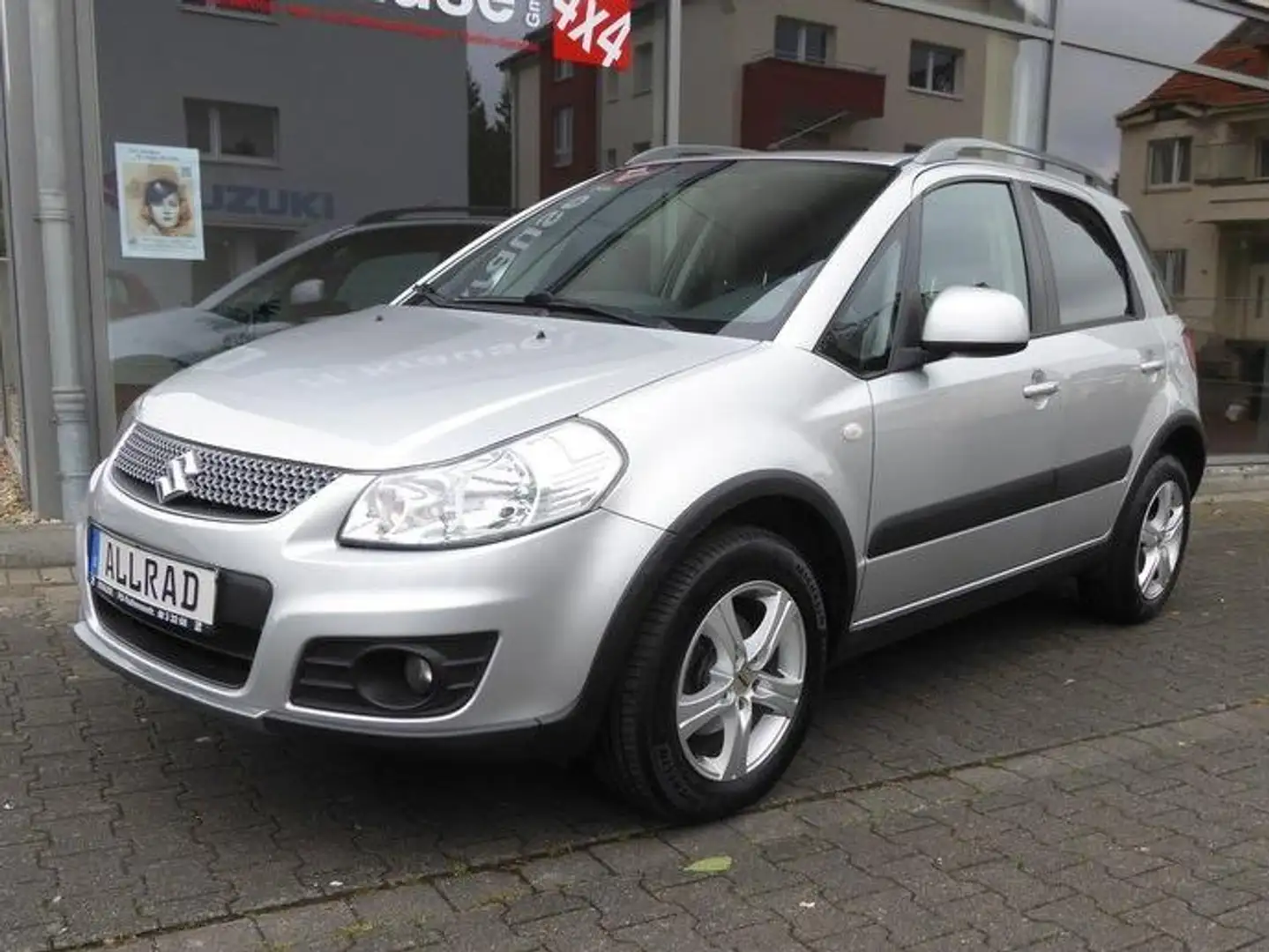 Suzuki SX4 SX4 1.6  4x4 Style / wenig Kilometer !!! Plateado - 1