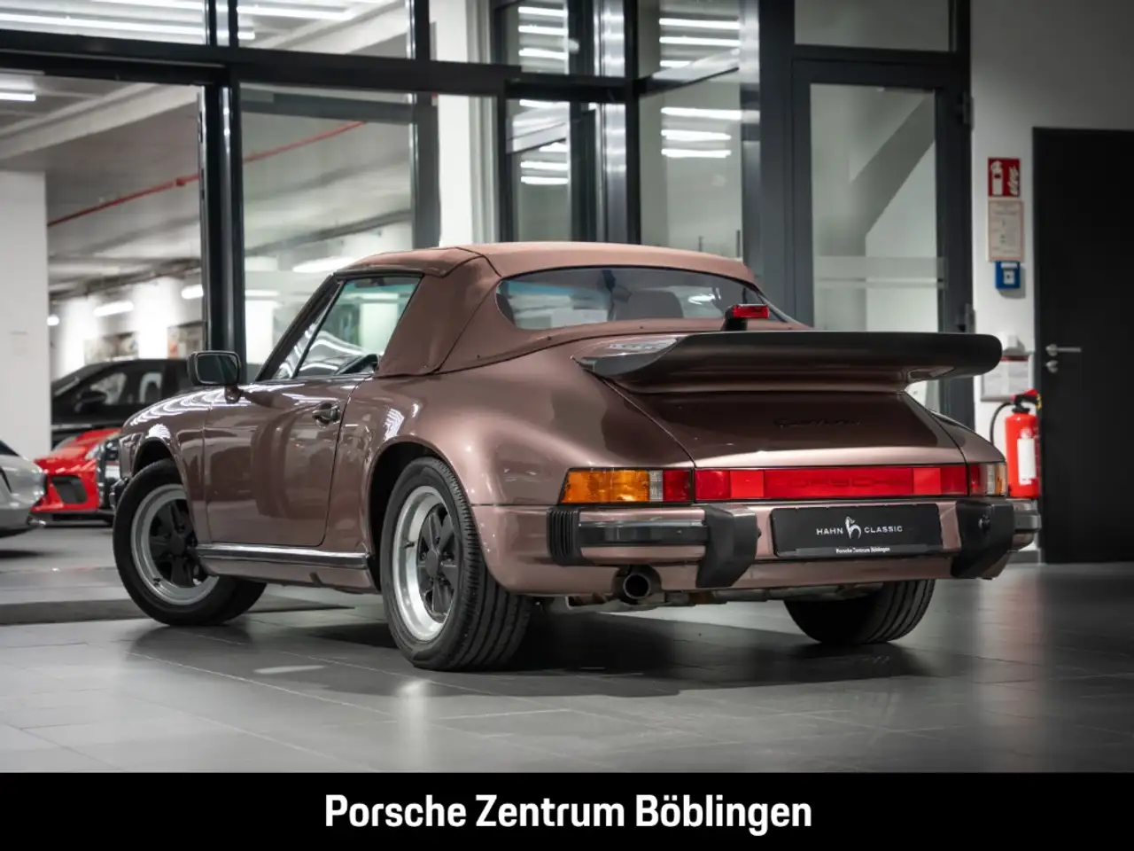 Porsche 911 Carrera Cabrio g-model-2 Cassisrotmetallic, foto 3
