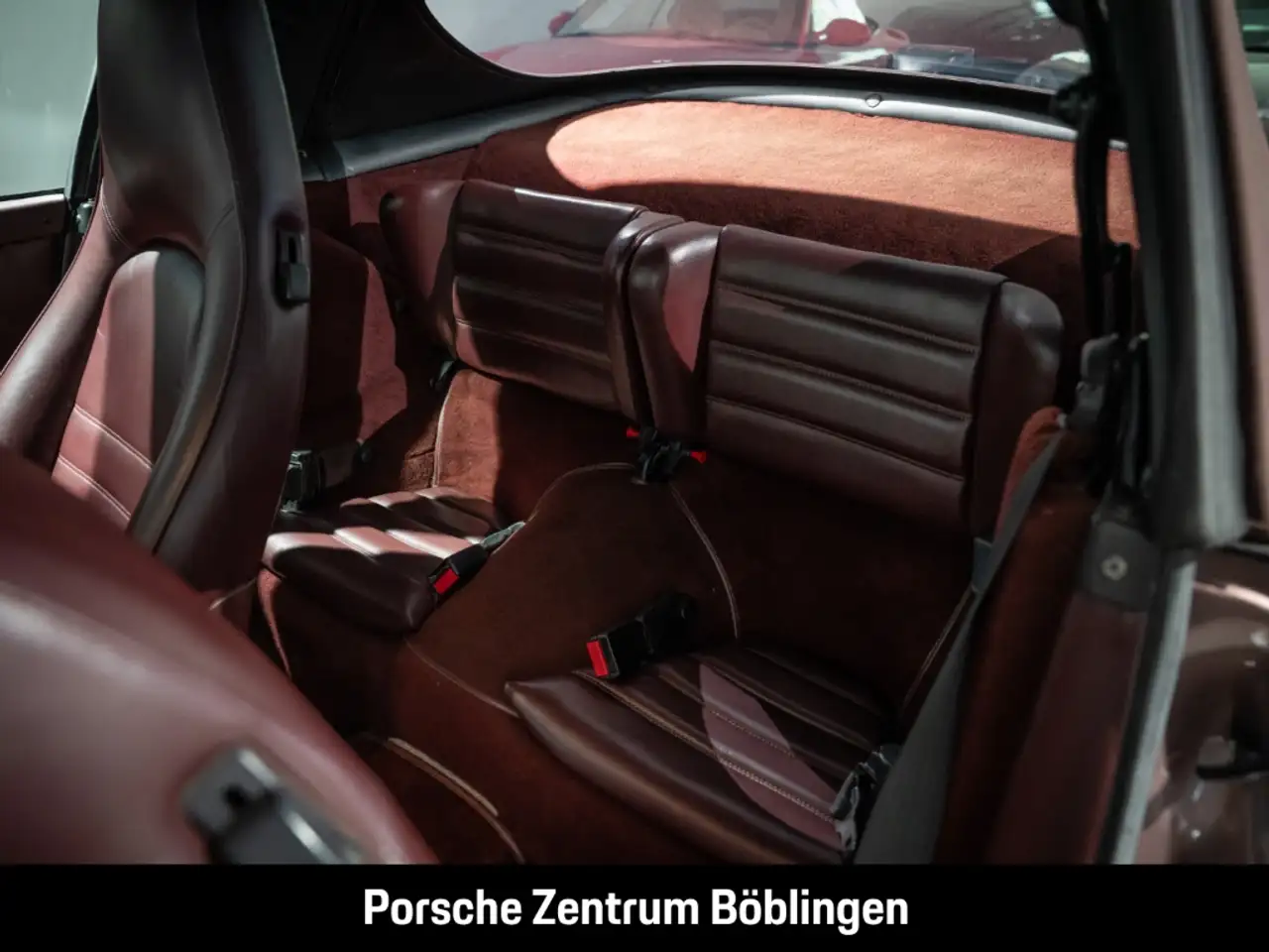 Porsche 911 Carrera Cabrio g-model-2 Cassisrotmetallic, foto 7