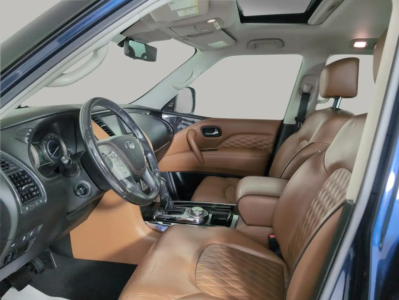 Infiniti QX80 снимка Infiniti QX80