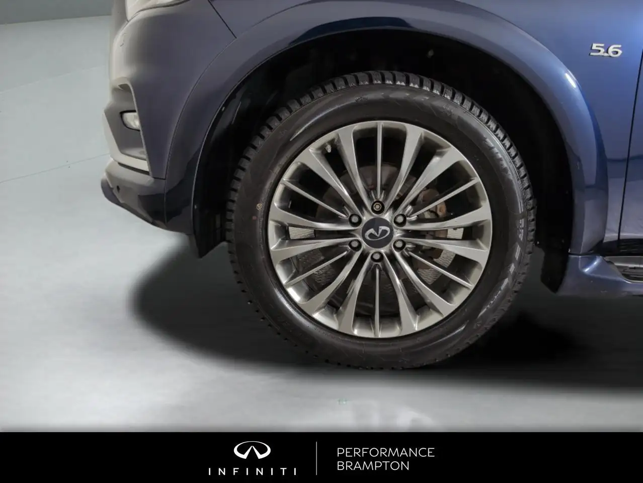 Infiniti QX80 снимка Infiniti QX80