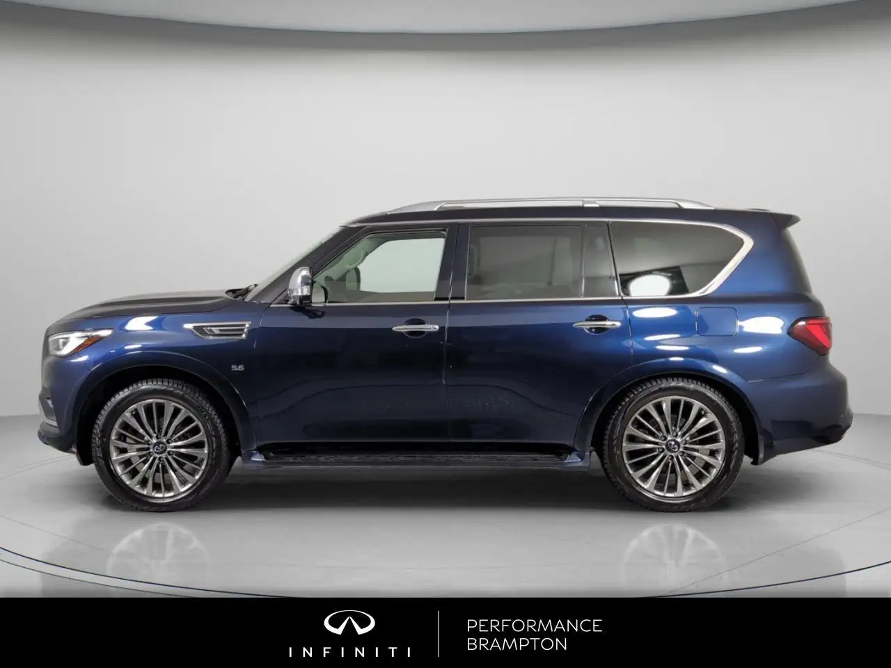 Infiniti QX80 снимка Infiniti QX80
