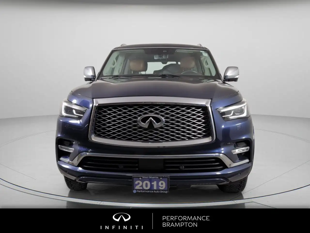 Infiniti QX80 снимка Infiniti QX80
