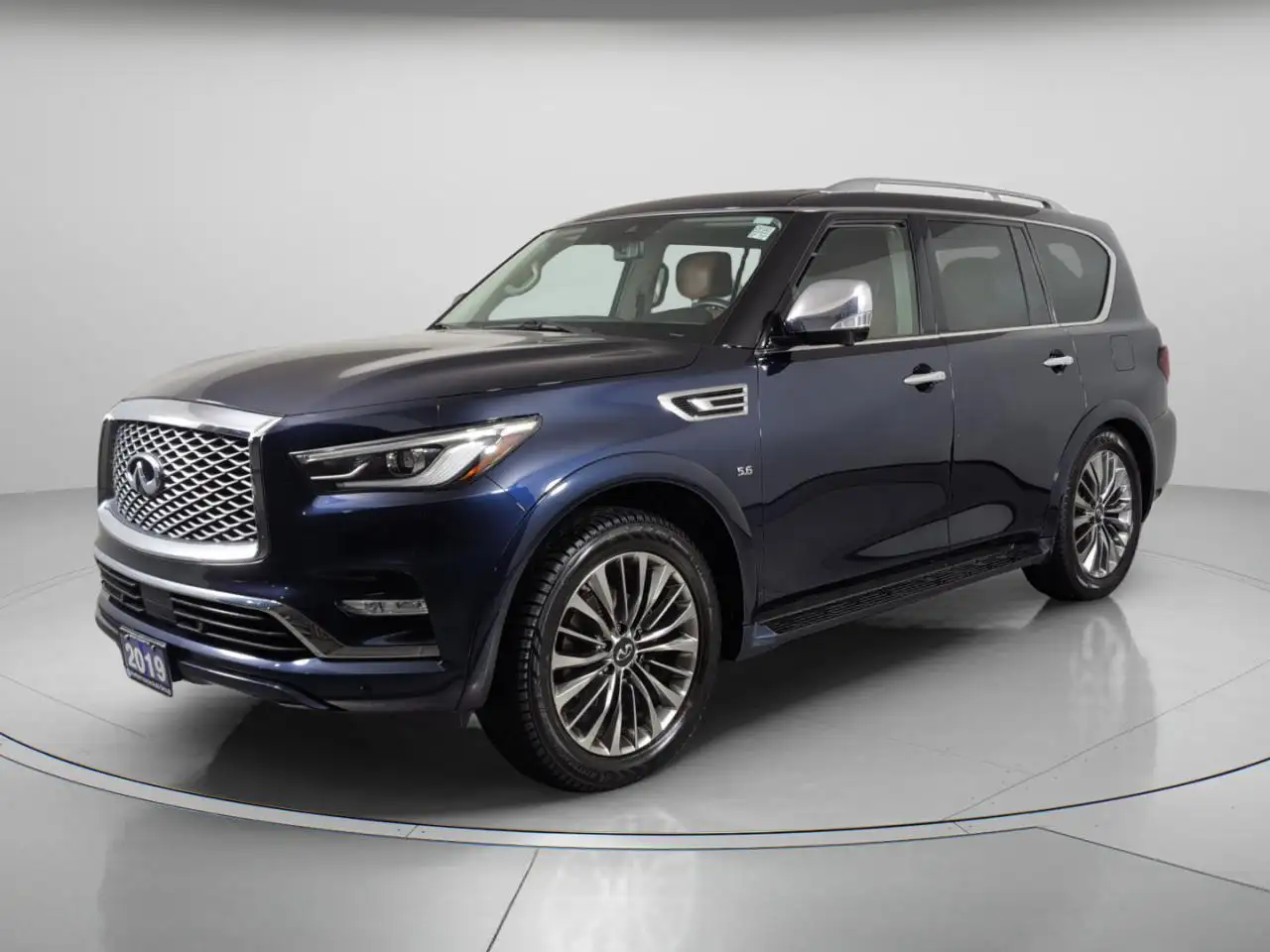 Infiniti QX80 снимка Infiniti QX80