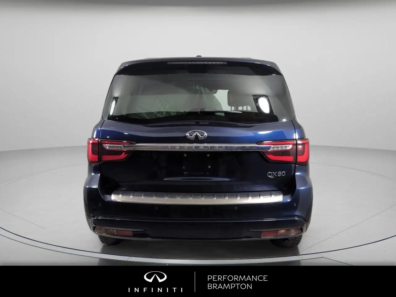 Infiniti QX80 снимка Infiniti QX80