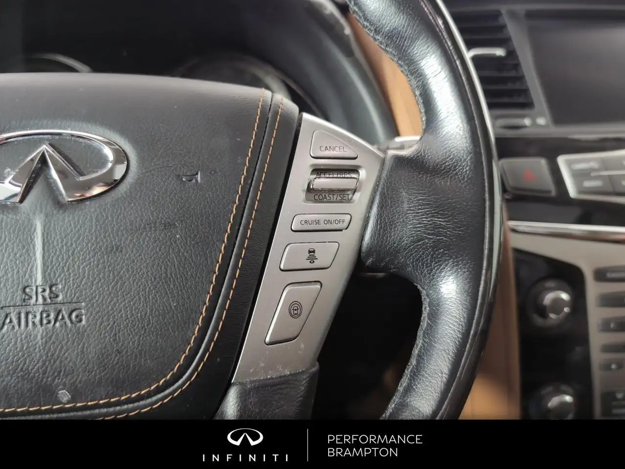 Infiniti QX80 снимка Infiniti QX80