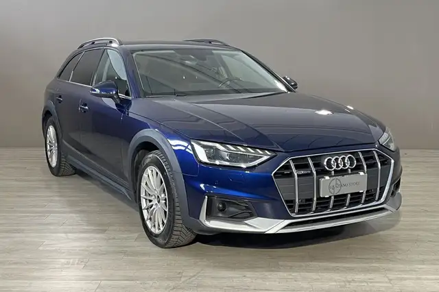 Audi A4 view 3