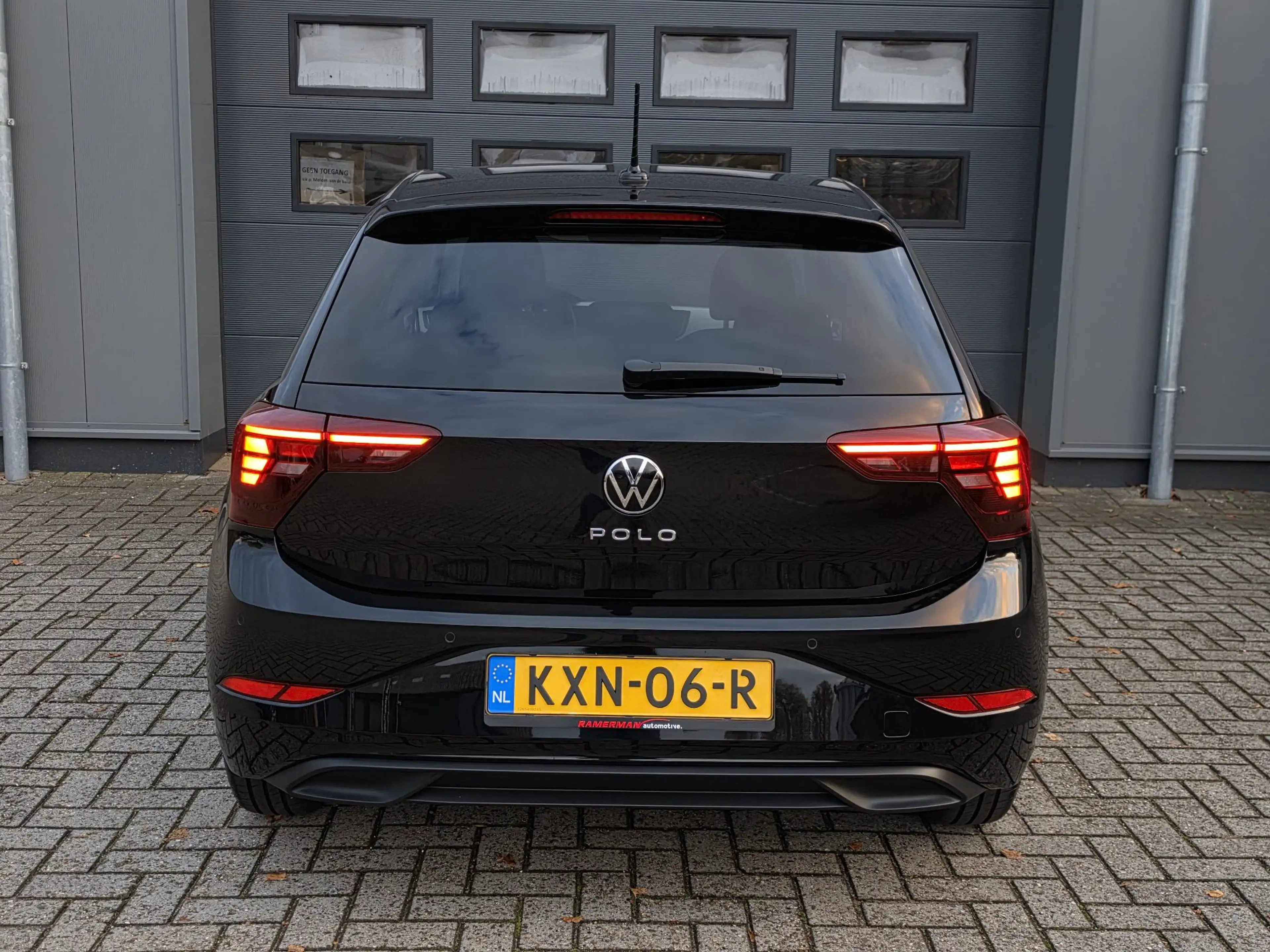 Volkswagen Polo 1.0 TSI Life Edition — photo 11