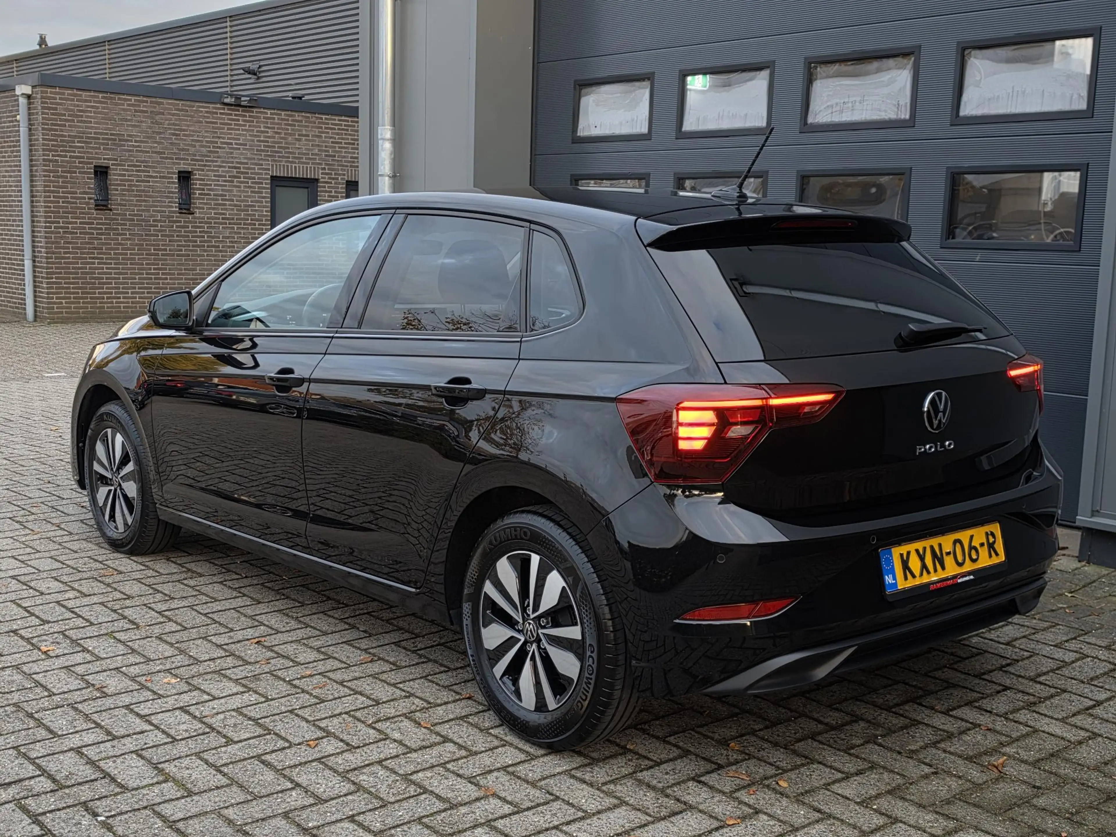 Volkswagen Polo 1.0 TSI Life Edition — photo 41