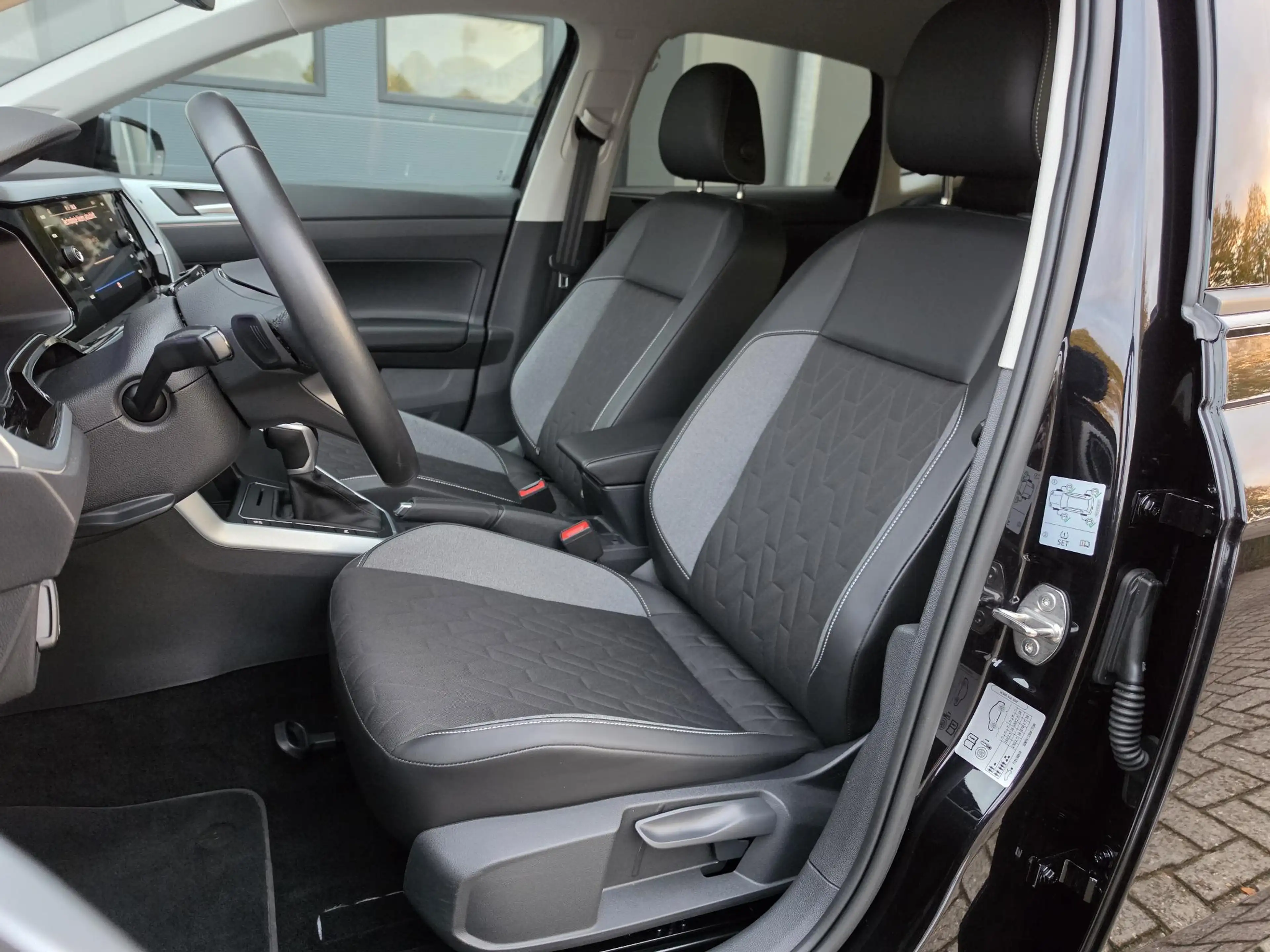 Volkswagen Polo 1.0 TSI Life Edition — photo 38