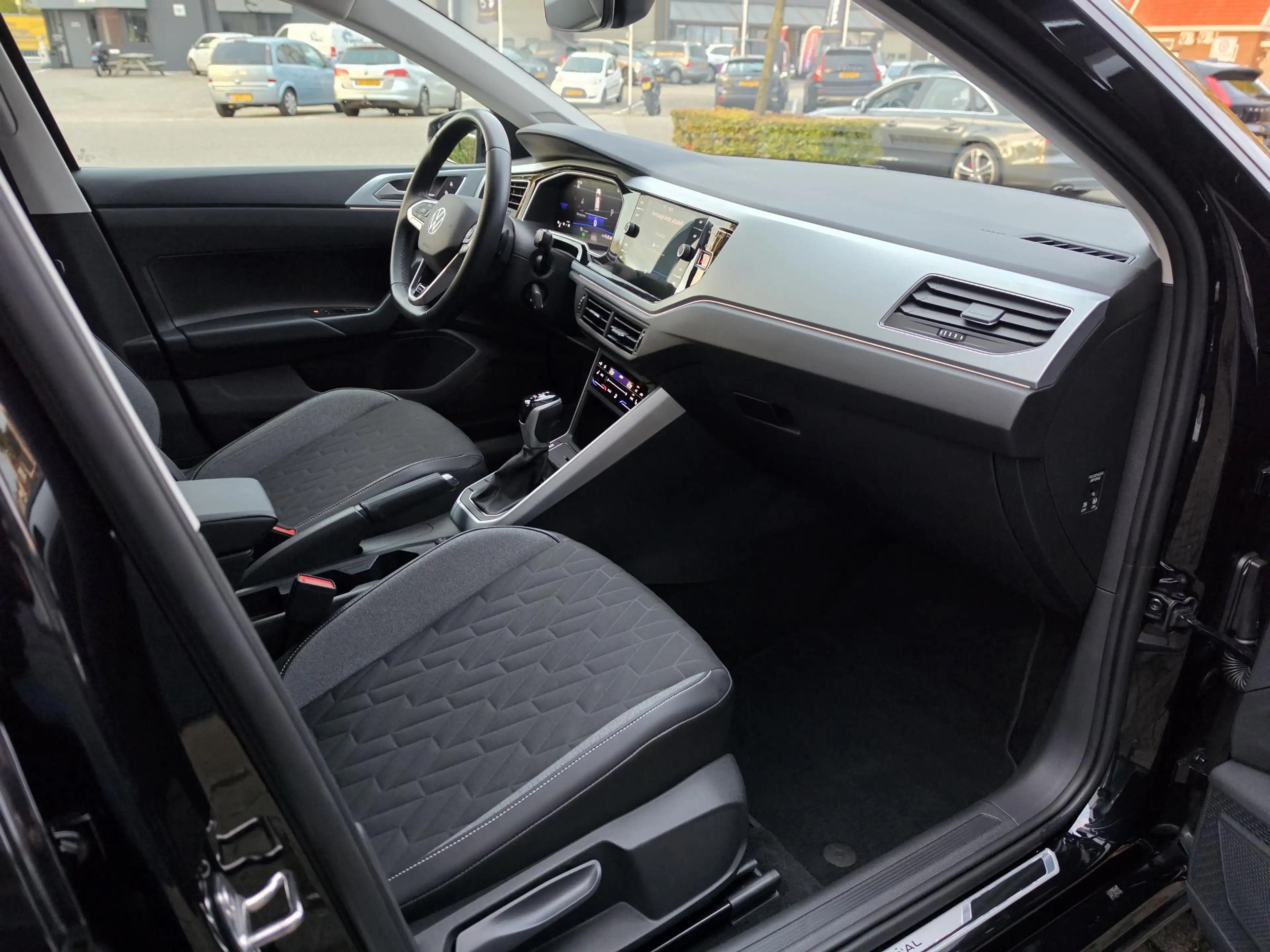 Volkswagen Polo 1.0 TSI Life Edition — photo 17